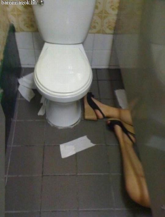Így ne használd a nyílvános WC-t